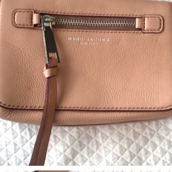 Mark Jacob Crossbody leather purse🛍️🛍️🛍️🛍️🛍️